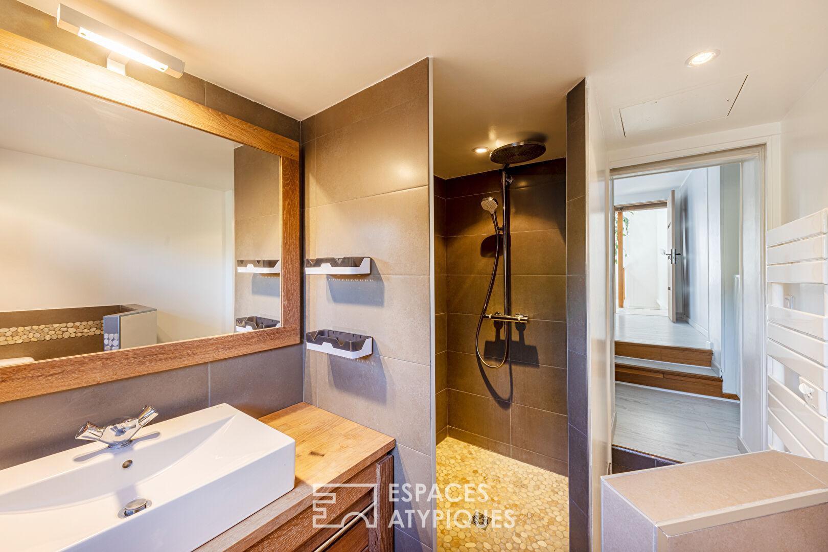 An old soul in a new heart: a modernly renovated family home 35 minutes from Paris