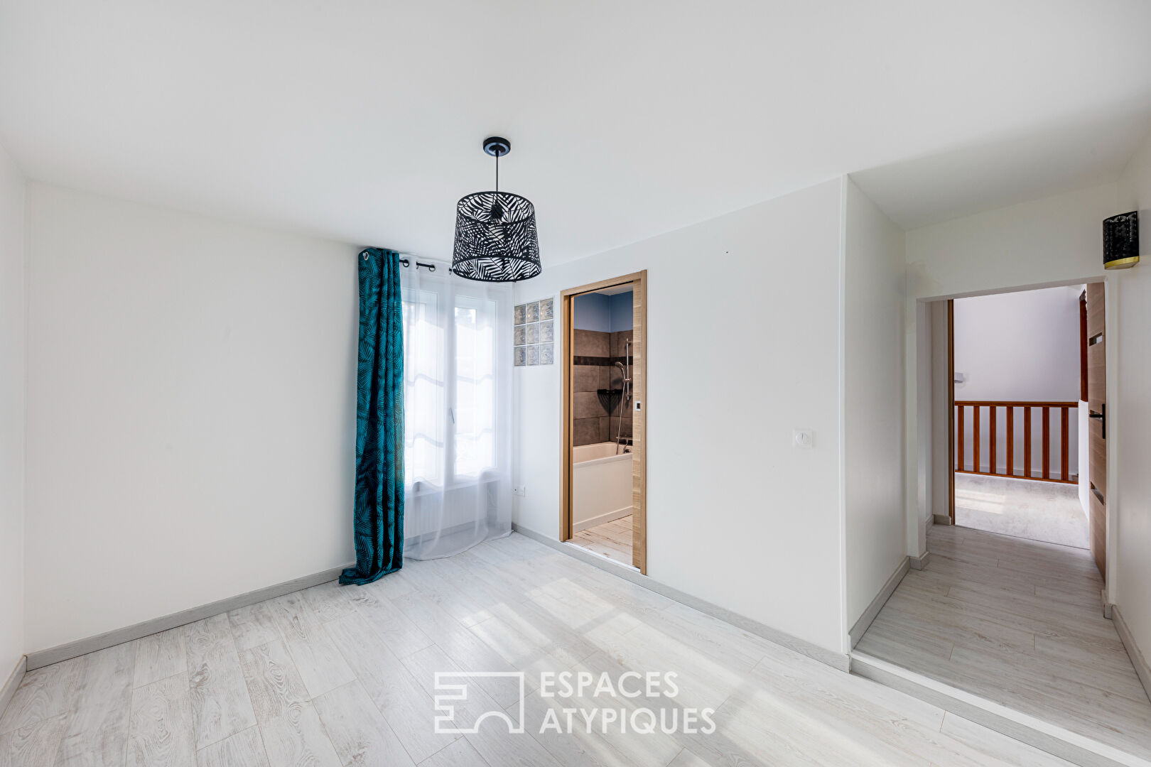 An old soul in a new heart: a modernly renovated family home 35 minutes from Paris