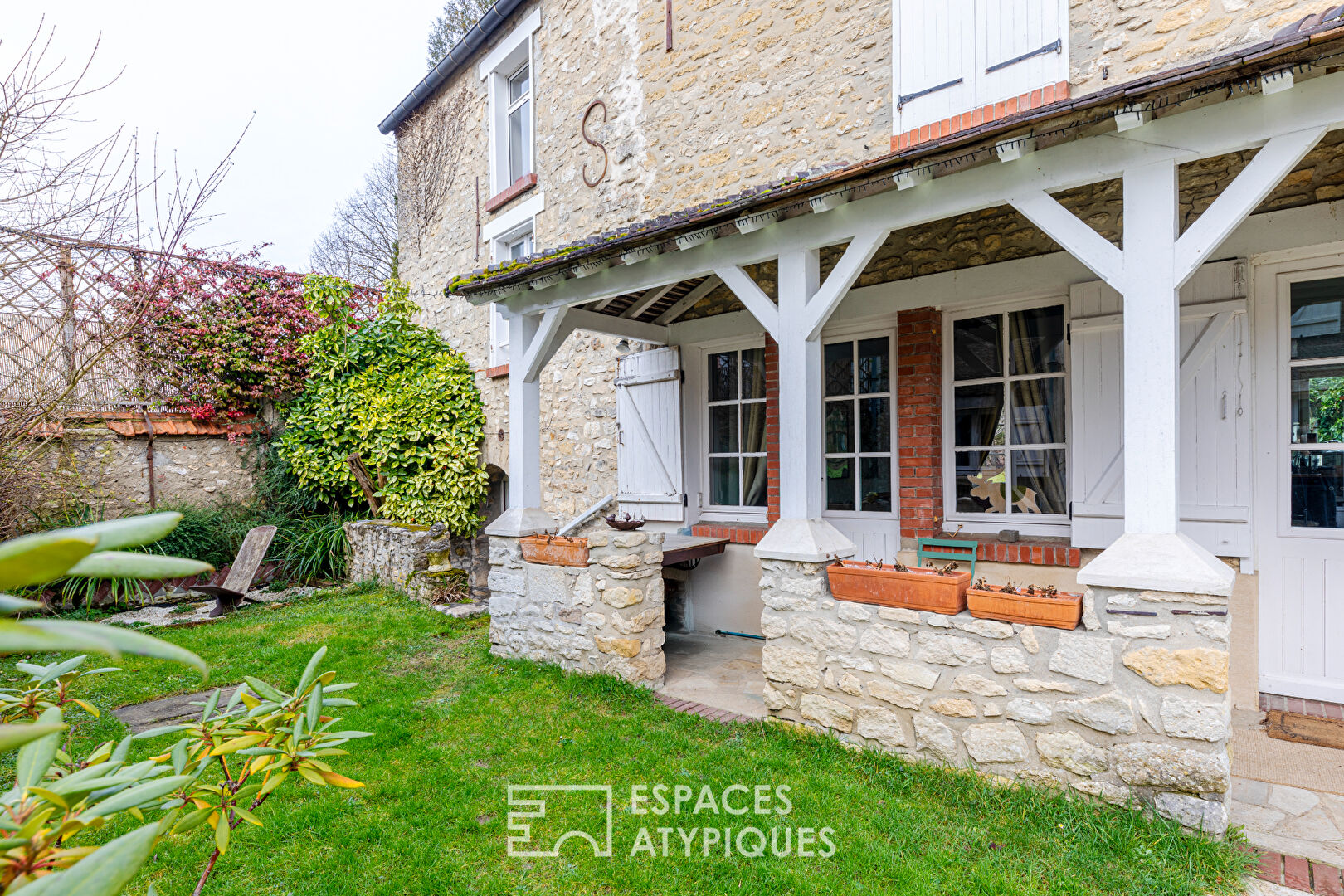 Three properties in a unique environment