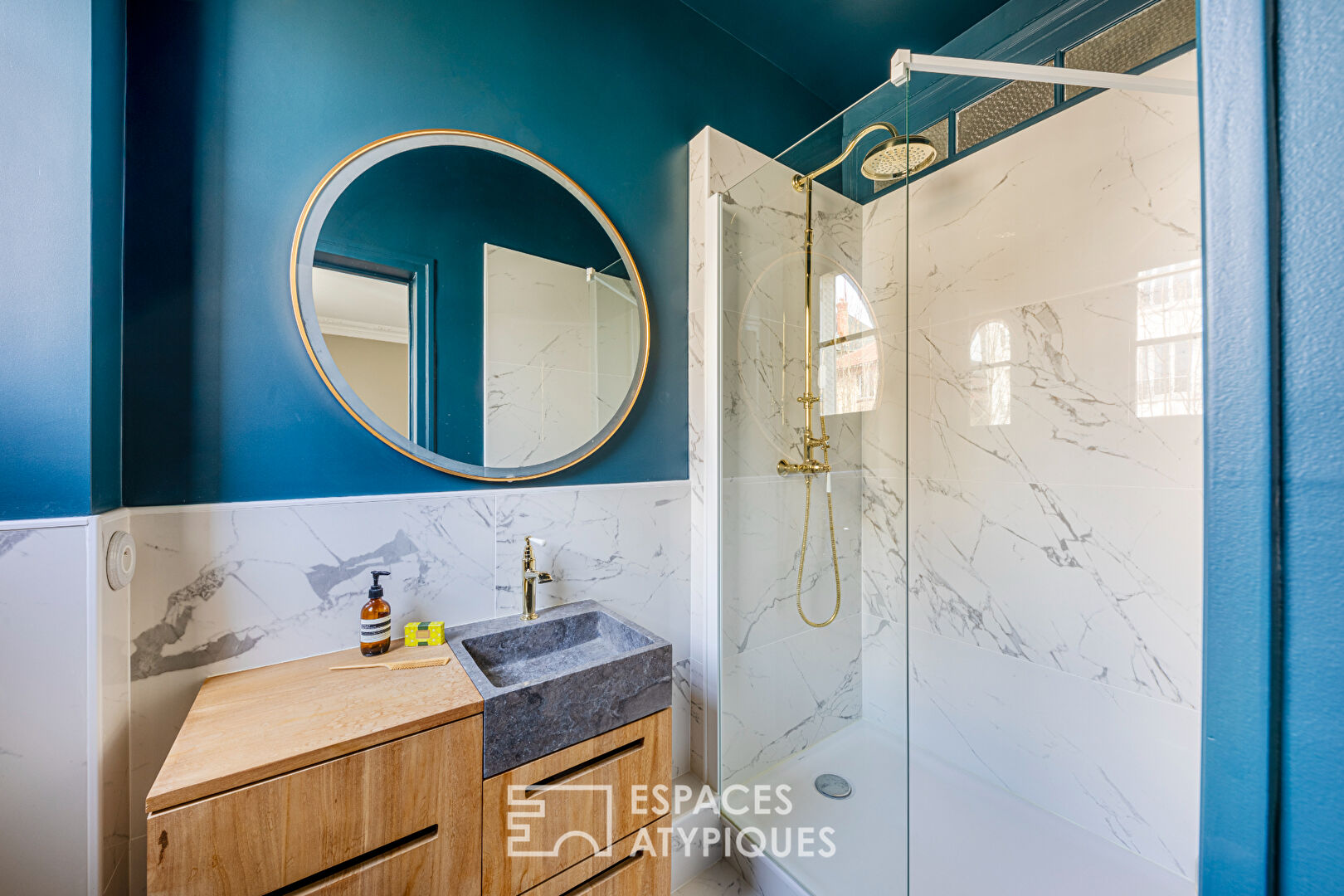 Elegant millstone house with swimming pool in the heart of Enghien les Bains