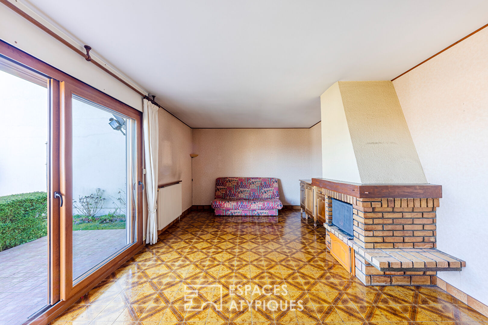 Maison esprit 70’s avec belle vue et beau potentiel à Domont