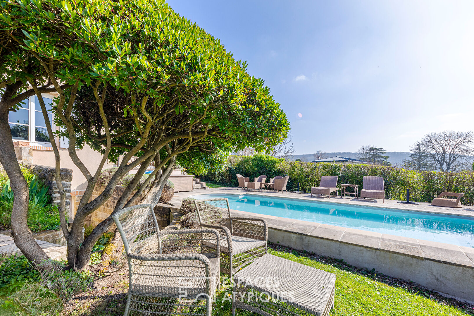 Charming property between town and countryside less than an hour from Paris
