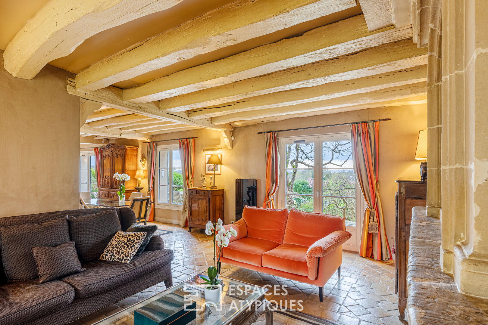 Charming property between town and countryside less than an hour from Paris