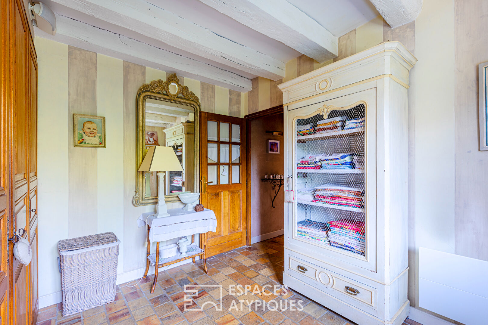 Charming property between town and countryside less than an hour from Paris