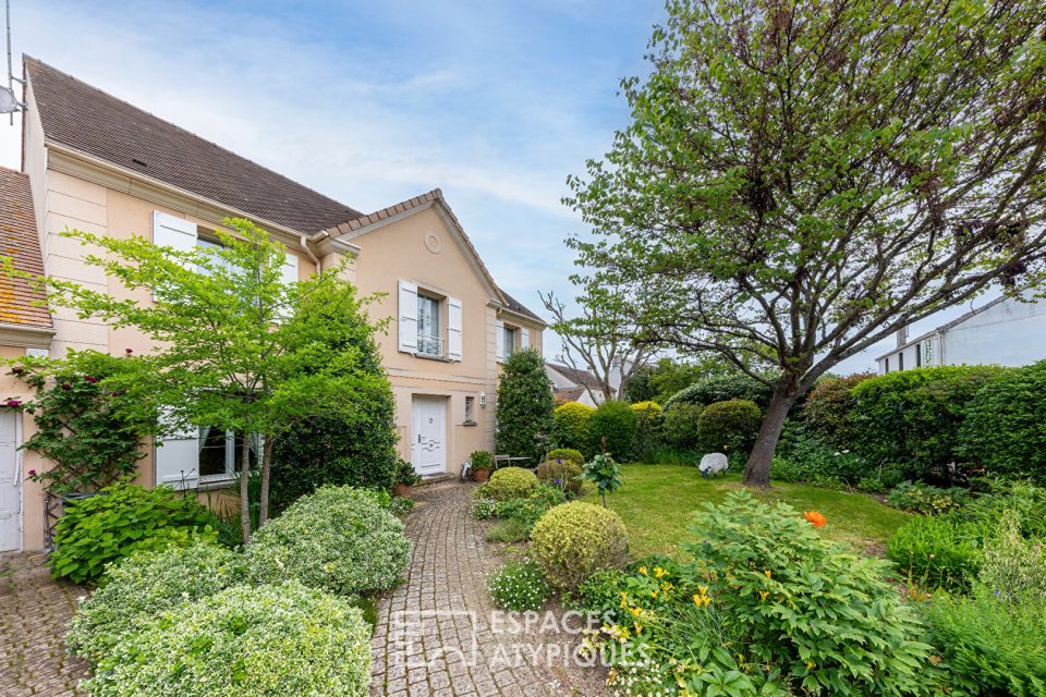 Villa Bellevue -  Belle demeure contemporaine face au green à Presles.
