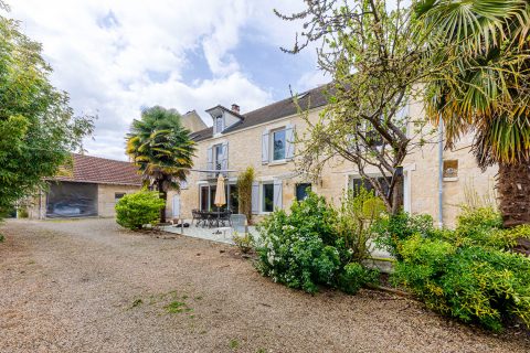Propriété familiale à Butry-sur-Oise : une maison prête à vivre et un second bâti à façonner