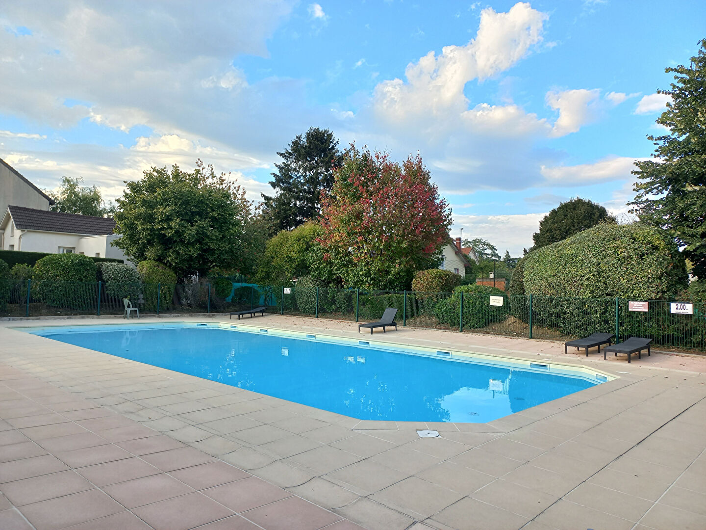 Loft industriel dans résidence sécurisée avec piscine et tennis