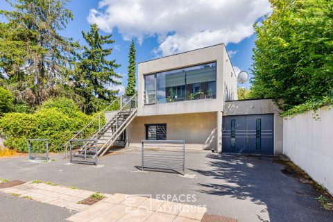 Maison cubique proche gare à Sannois
