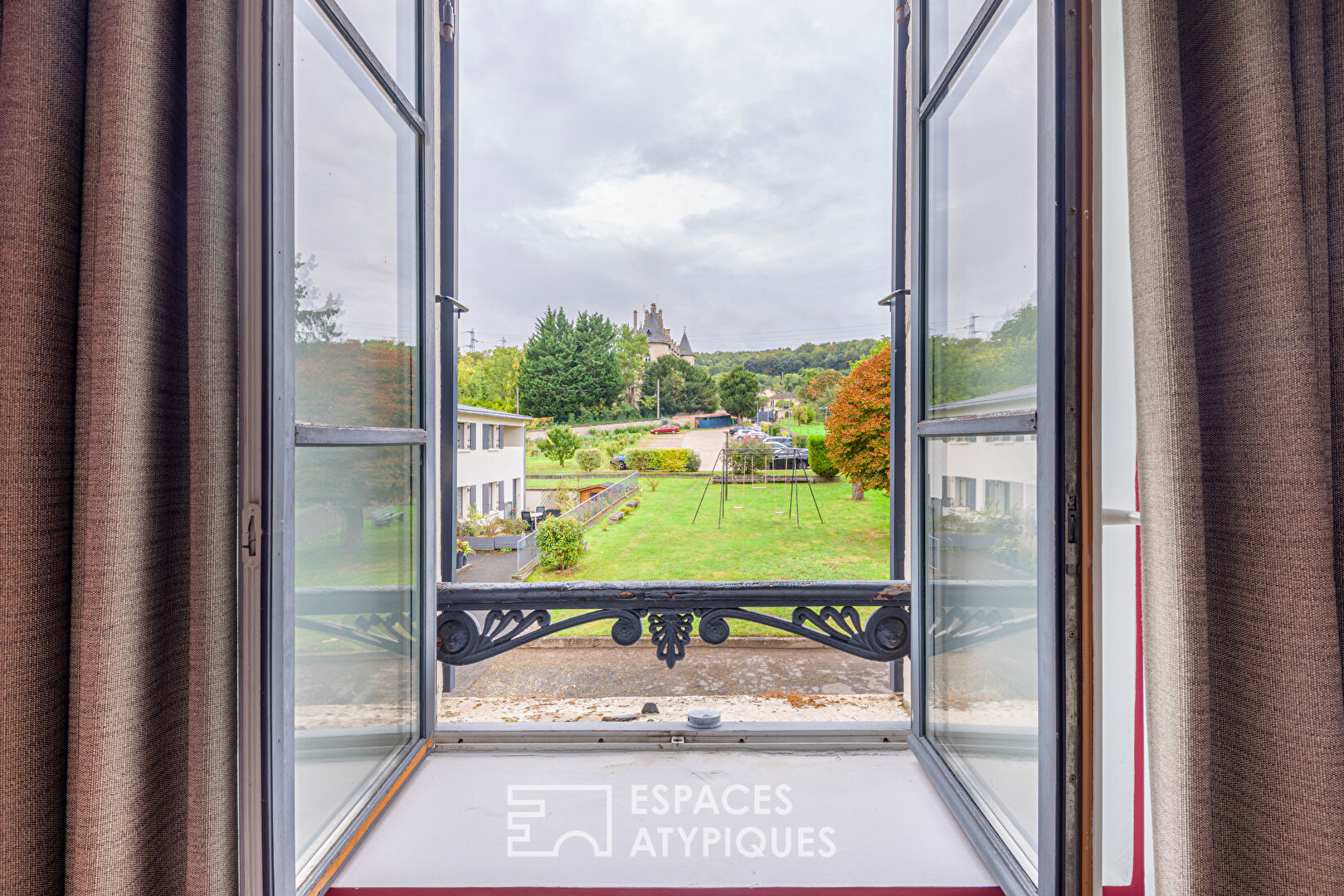 Character apartment in a 19th century castle
