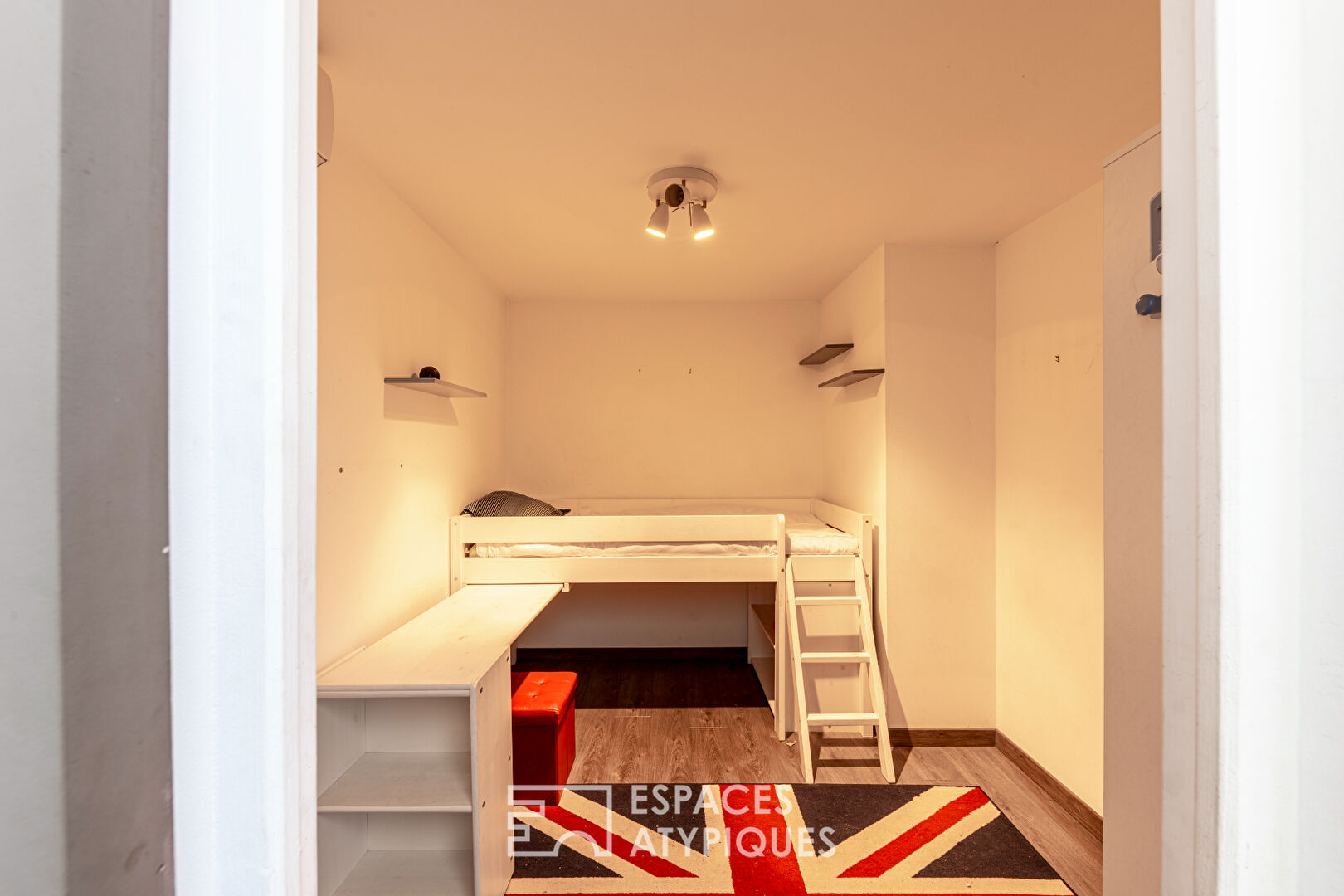Grand loft sur trois niveaux avec espace bien-être et salle de cinéma à Argenteuil