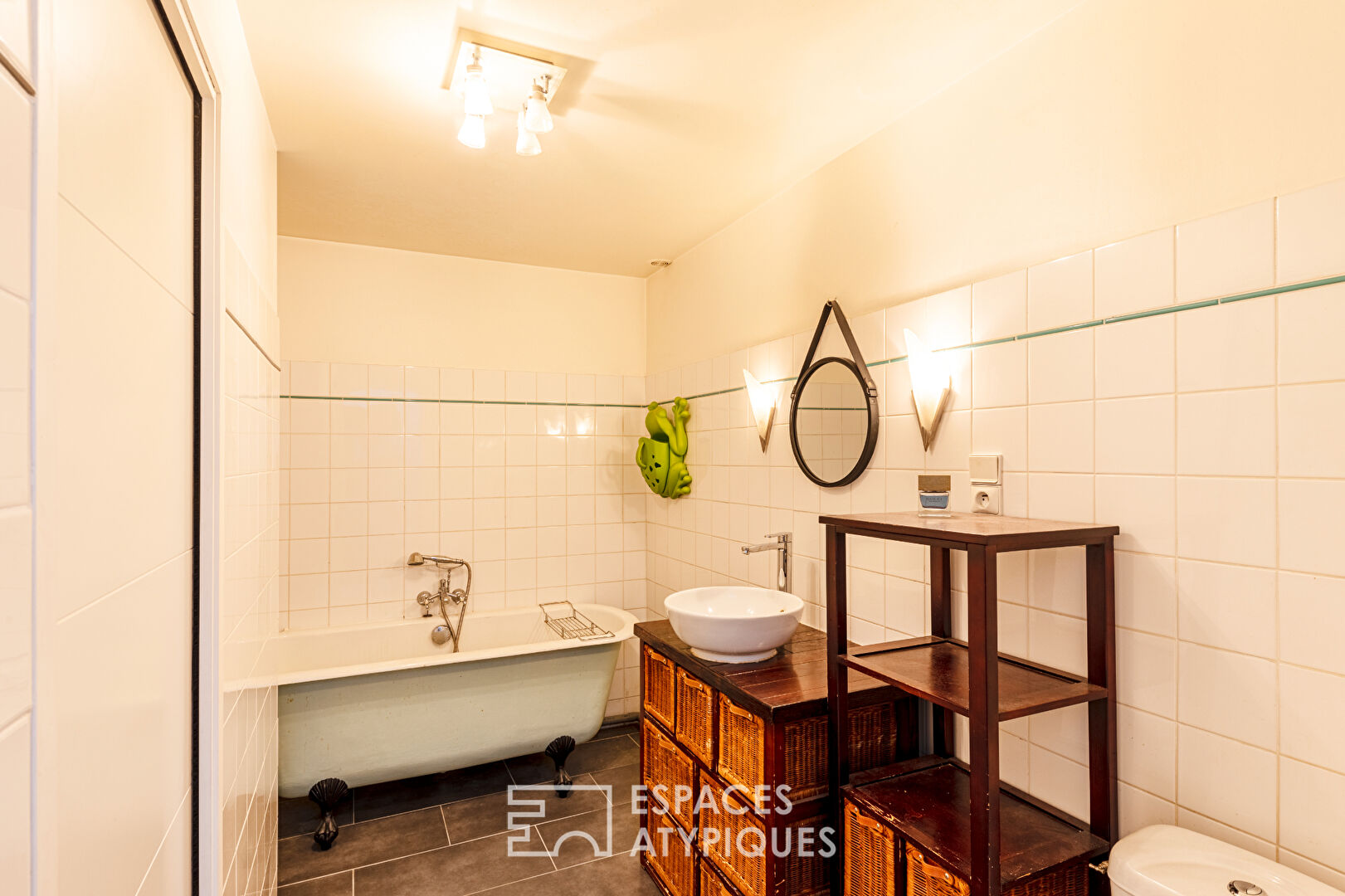 Grand loft sur trois niveaux avec espace bien-être et salle de cinéma à Argenteuil