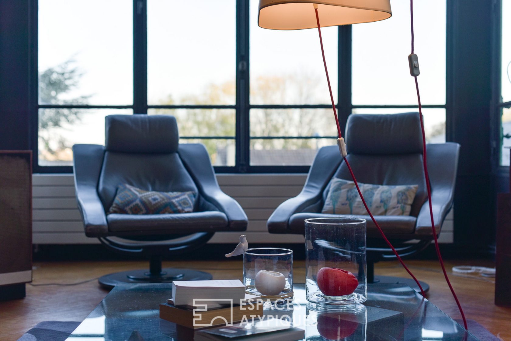 Beautiful bourgeois house in millstone with exceptional fireplaces and its wooded garden