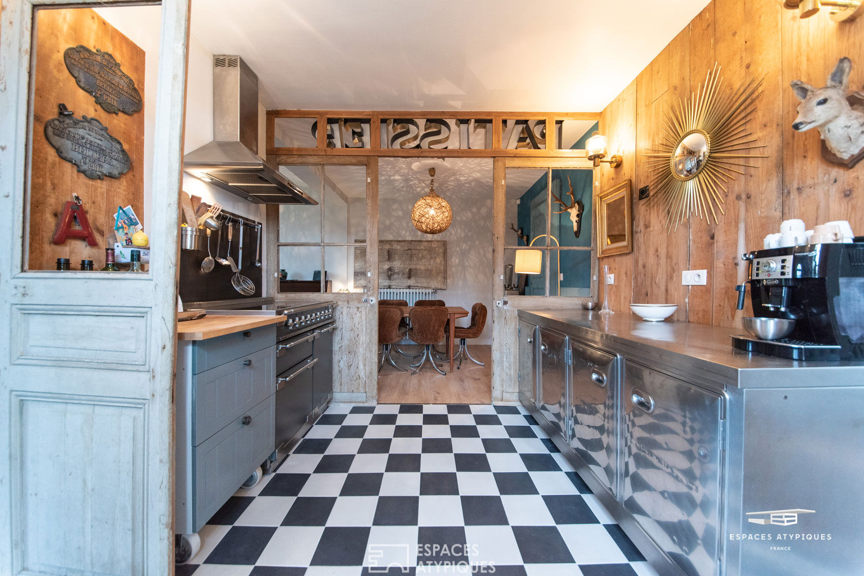 La maison début de siècle et son atelier revisité.