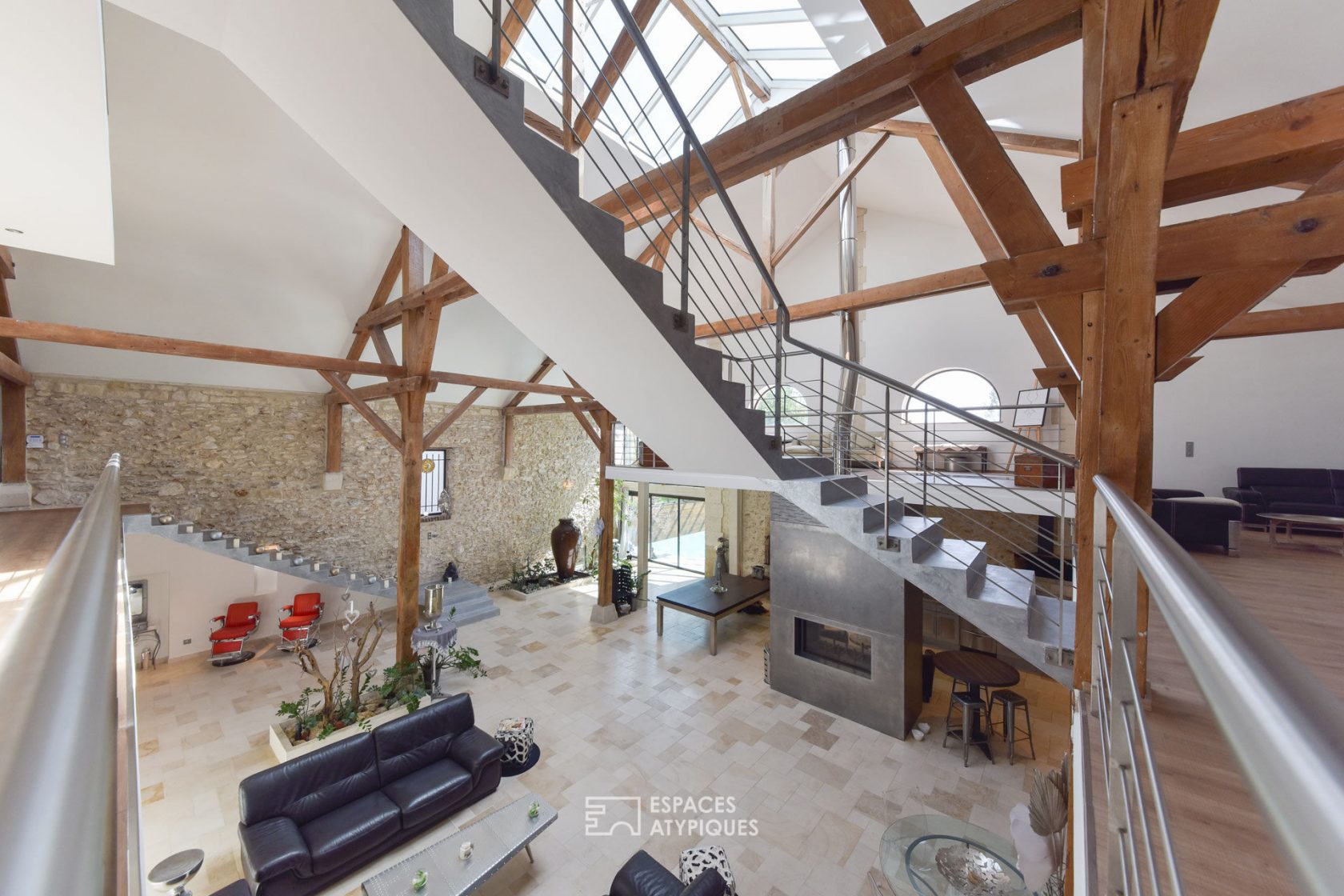 LOFT CONTEMPORAIN PISCINE INTERIEURE,VUE SUR PARIS