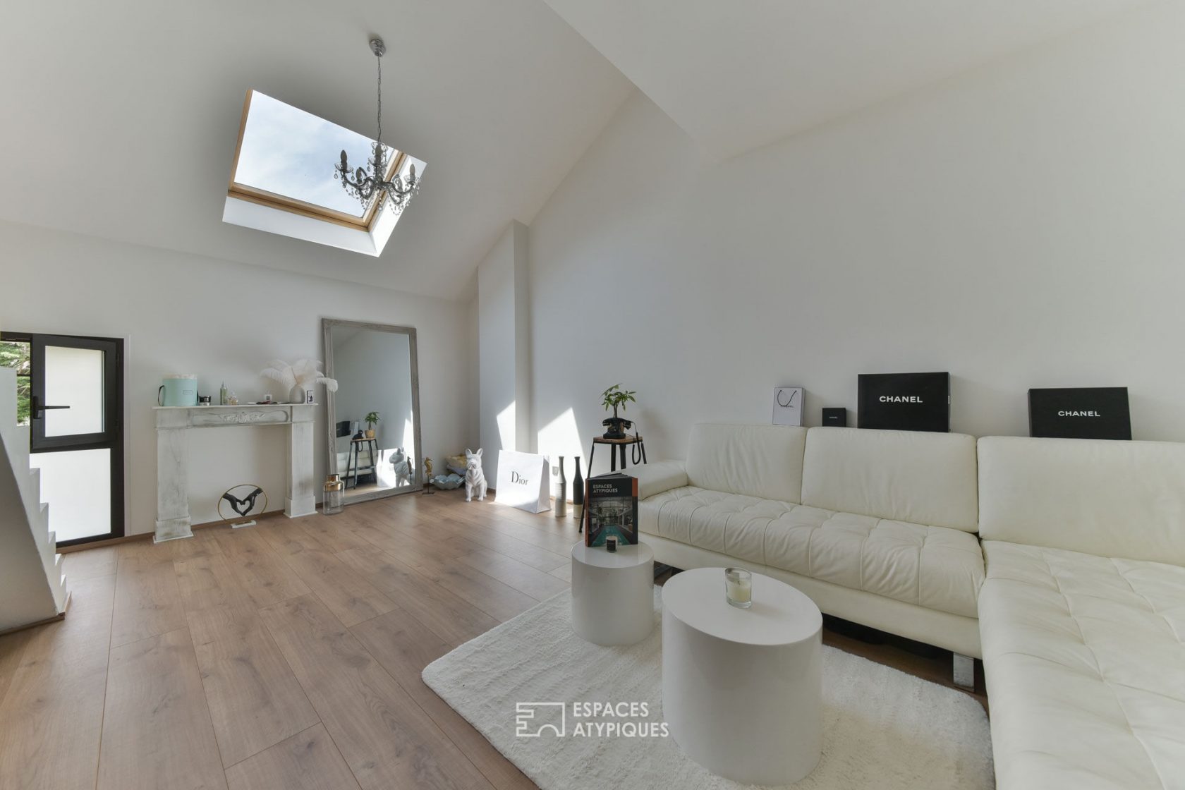 LOFT CONTEMPORAIN PISCINE INTERIEURE,VUE SUR PARIS