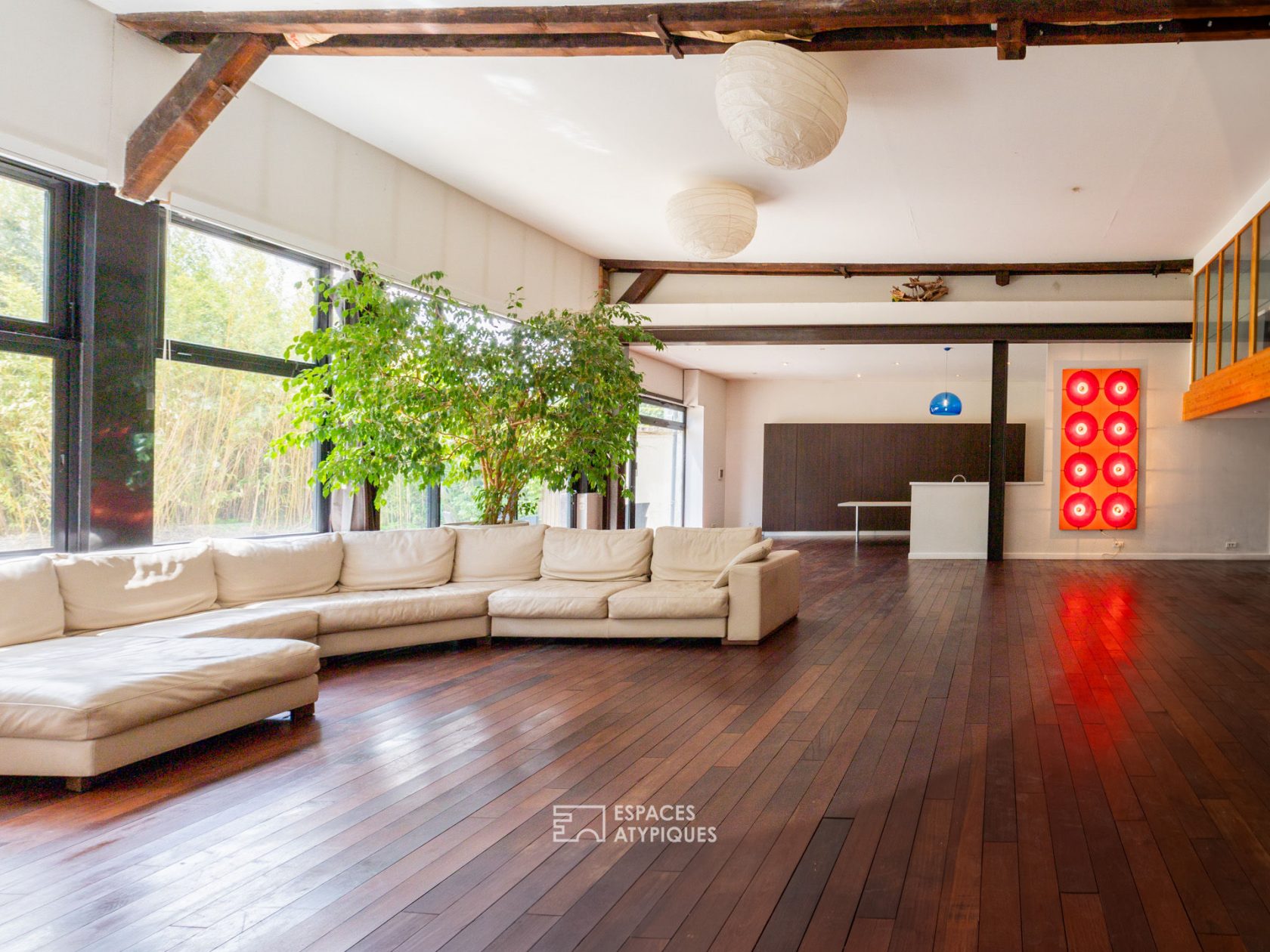 THE GARAGE – Maison façon Loft contemporain et son jardin