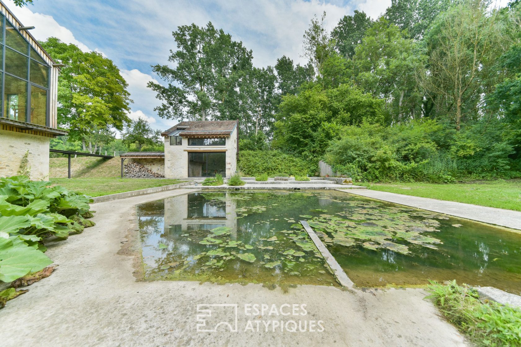 Unusual: rehabilitation of a mill in the heart of the Natural Park.