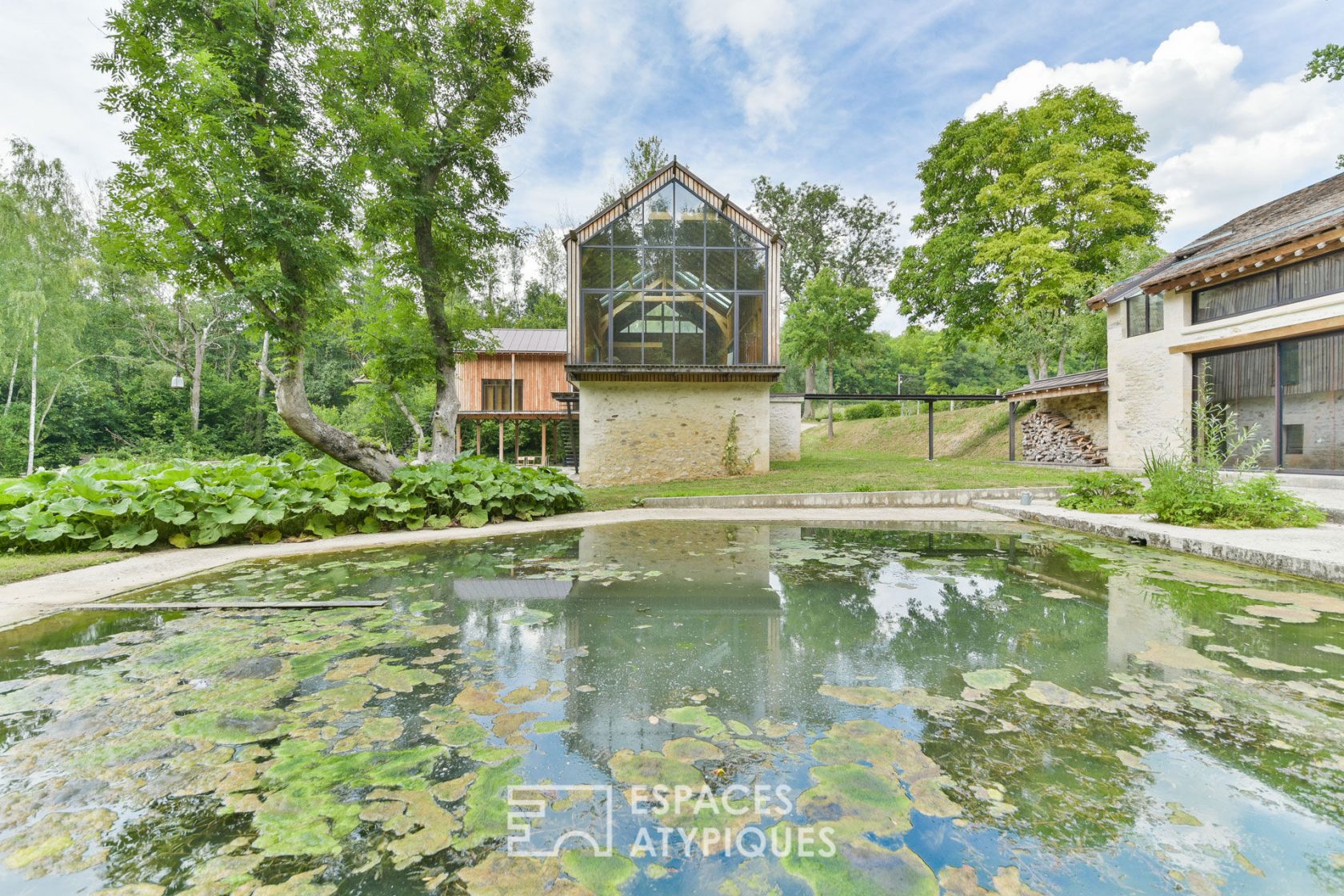 Unusual: rehabilitation of a mill in the heart of the Natural Park.