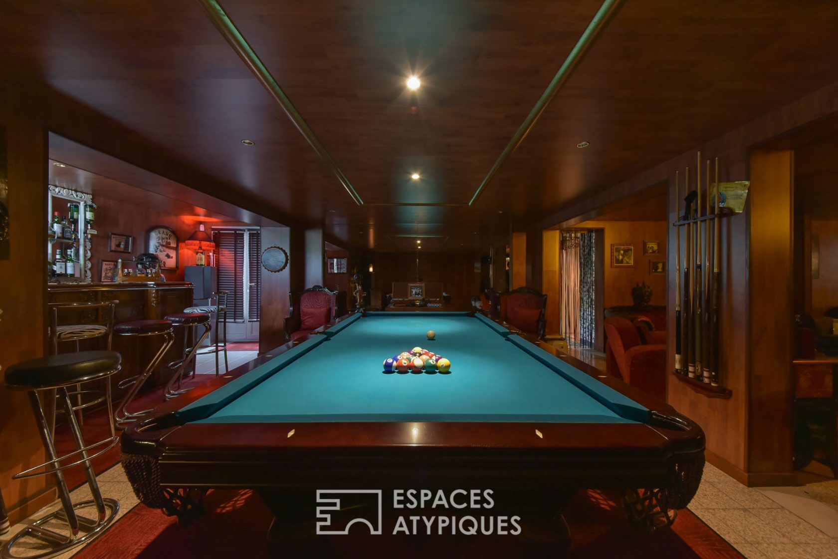 American way of life – villa avec piscine et court de tennis.