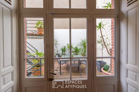 Surprising bourgeois house