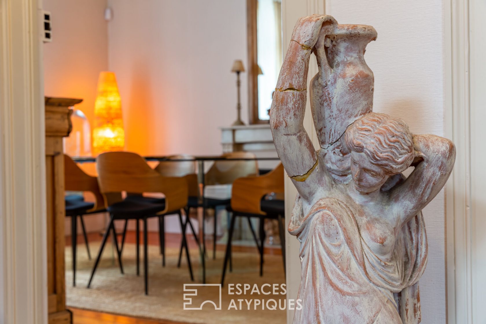Surprising bourgeois house