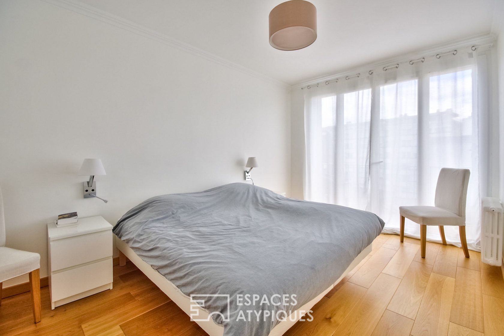 Apartment and its roof-top in the heart of the city.
