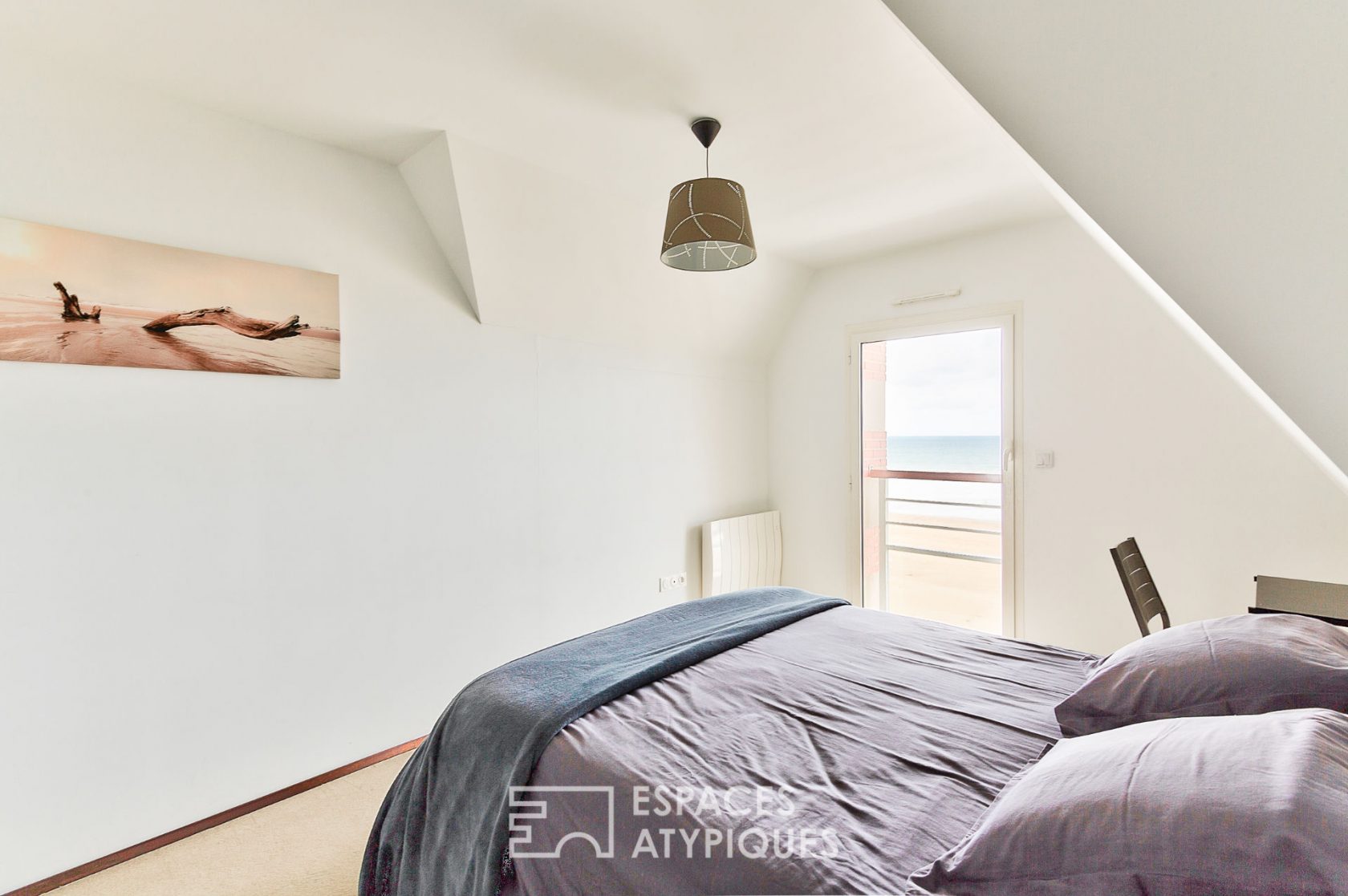 Magnificent apartment with sea view direct beach access