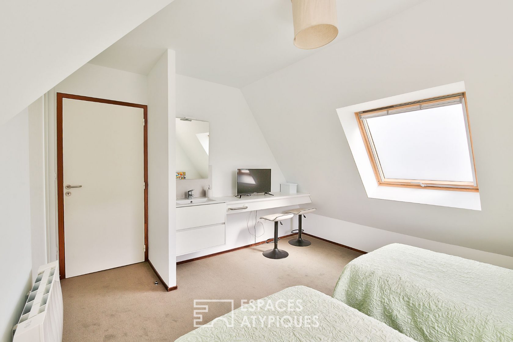 Magnificent apartment with sea view direct beach access