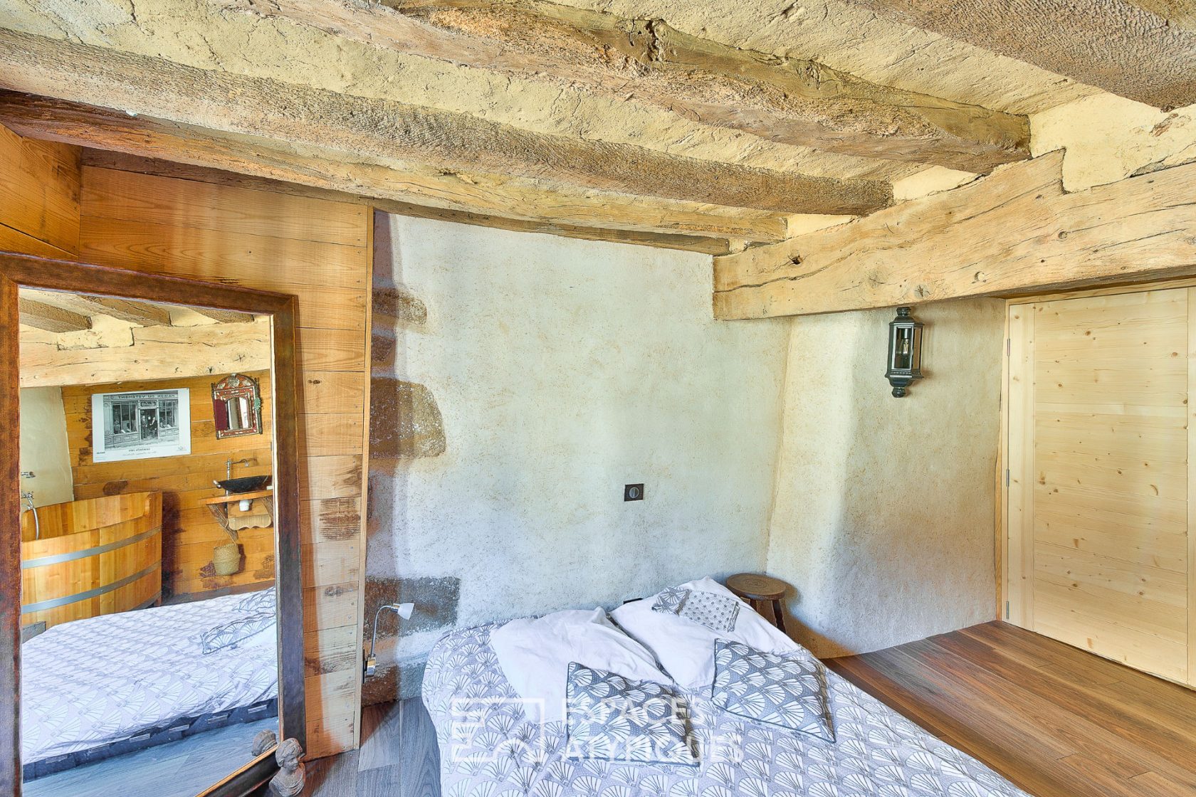 Authentique bâtisse à colombages du XVII  véritable coup de coeur