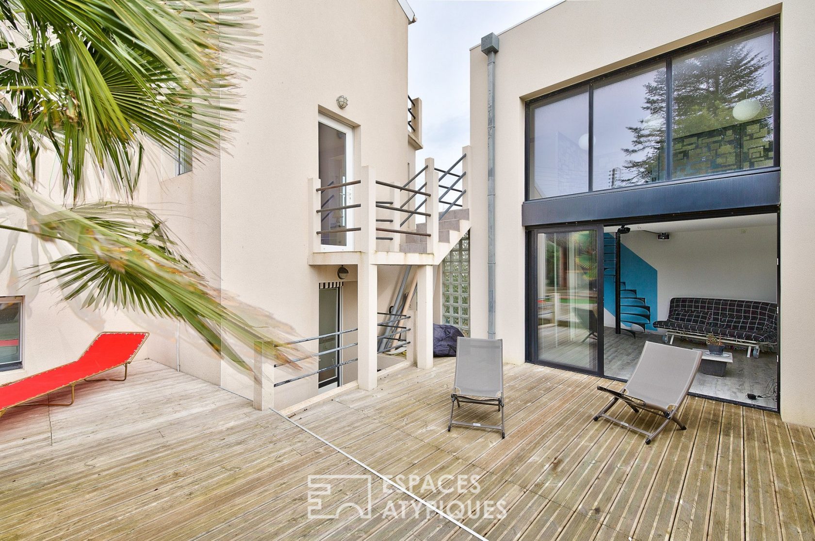 Atypical villa 600 m from the beach