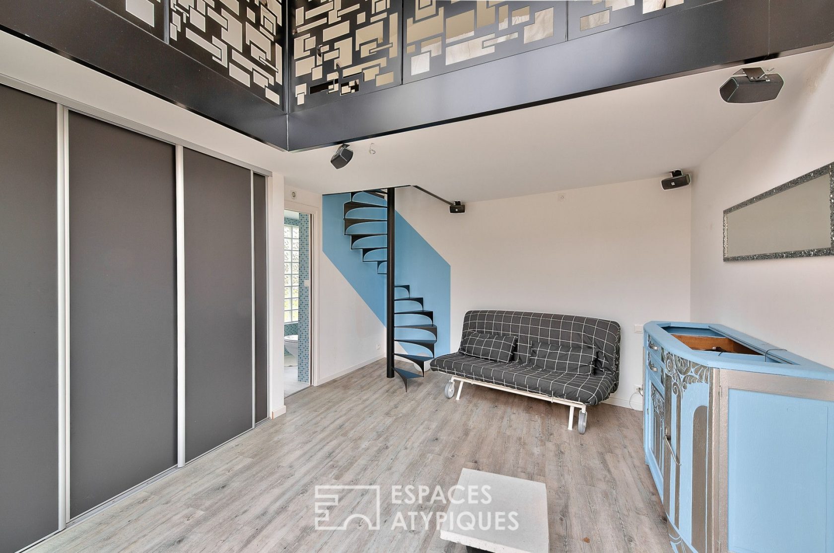 Atypical villa 600 m from the beach