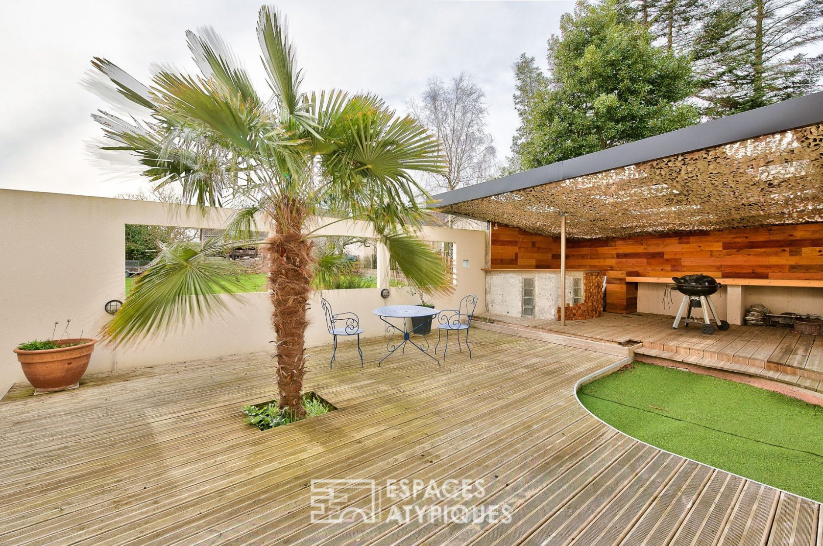 Atypical villa 600 m from the beach