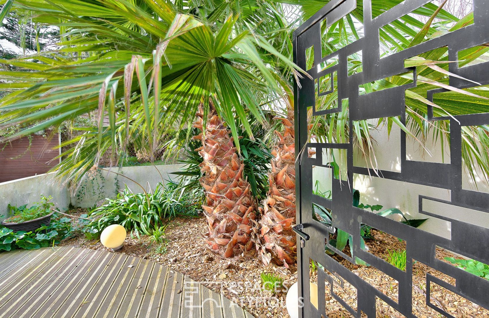 Atypical villa 600 m from the beach