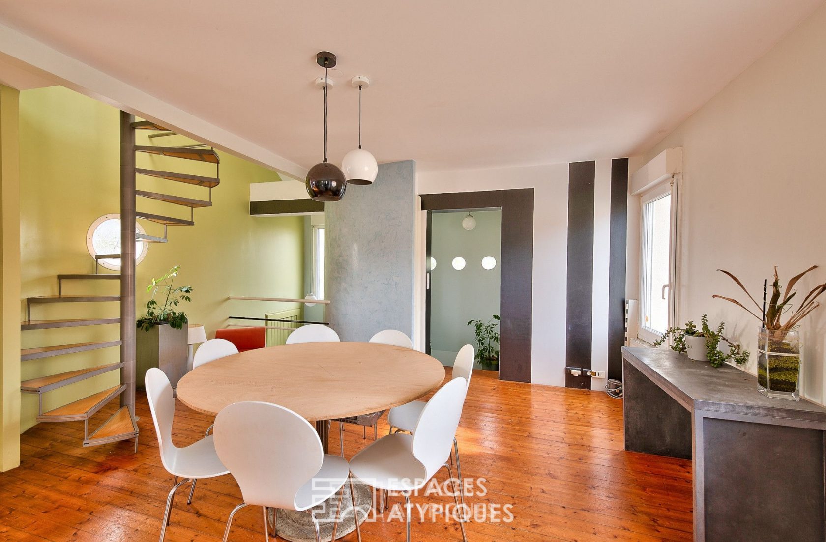Atypical villa 600 m from the beach