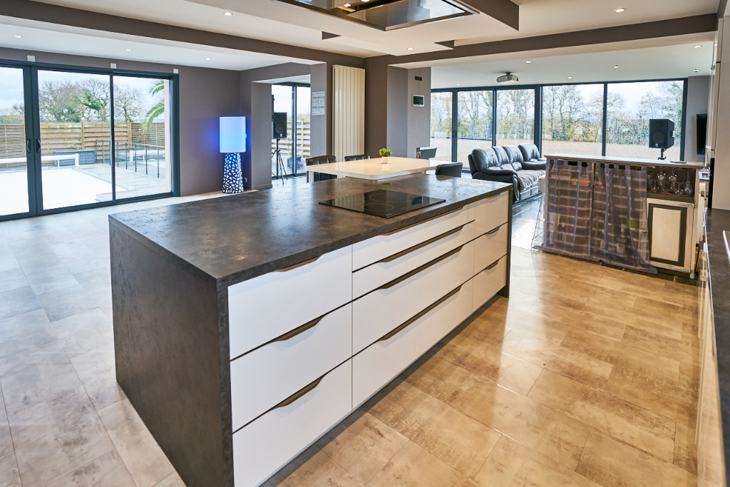 Maison néo bretonne revisitée en belle contemporaine de standing