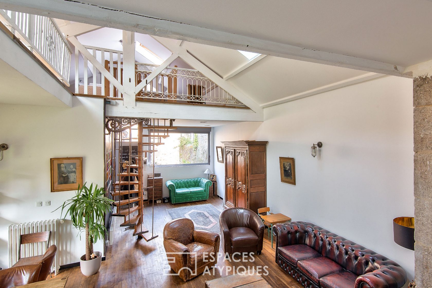 THE AMAZING LOFT and its dependent house in the heart of the historic district with garden