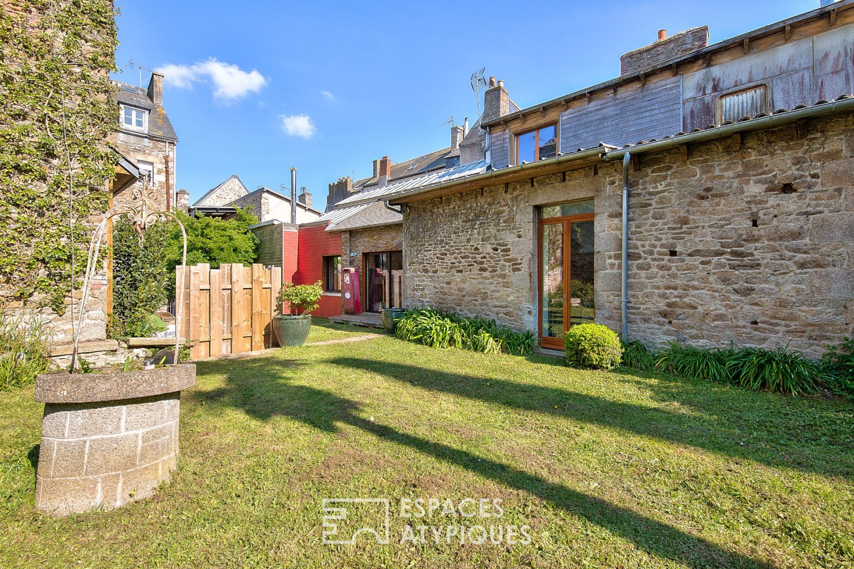 THE AMAZING LOFT and its dependent house in the heart of the historic district with garden