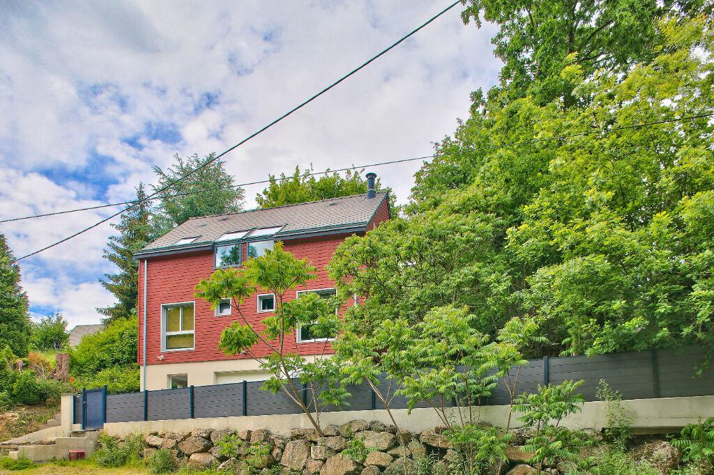 ATYPICAL CONTEMPORARY HOUSE
