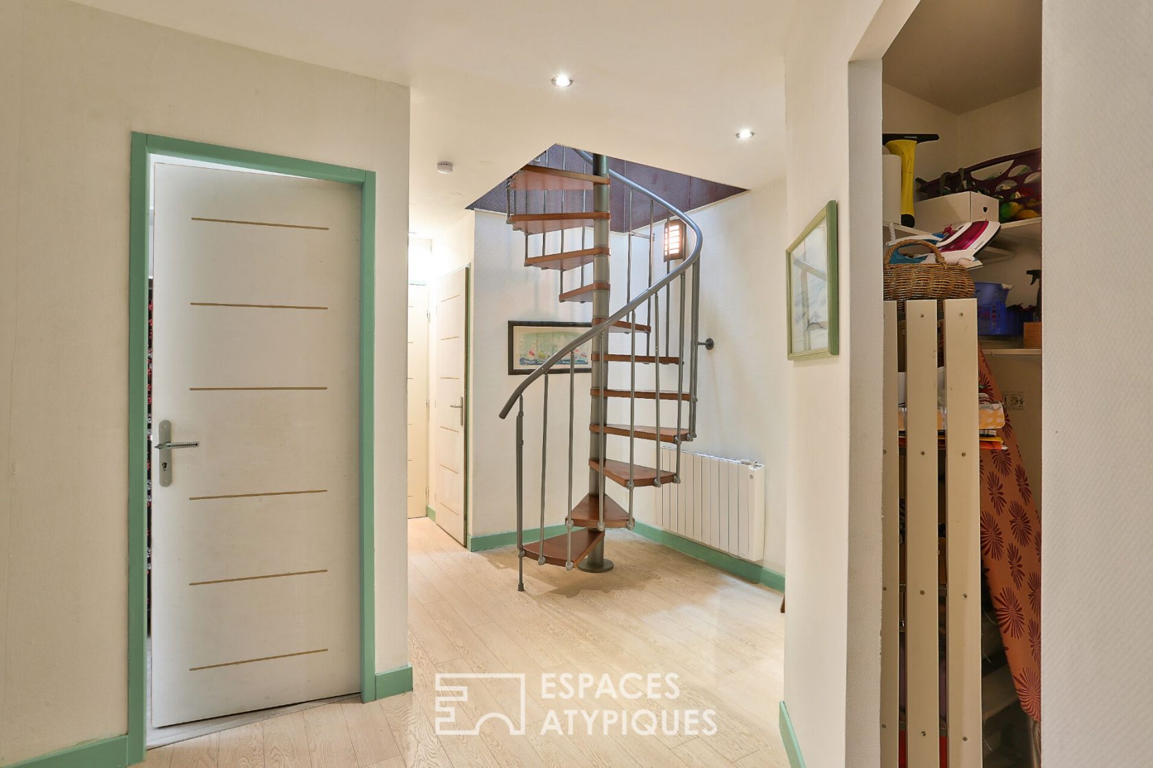 ATYPICAL CONTEMPORARY HOUSE