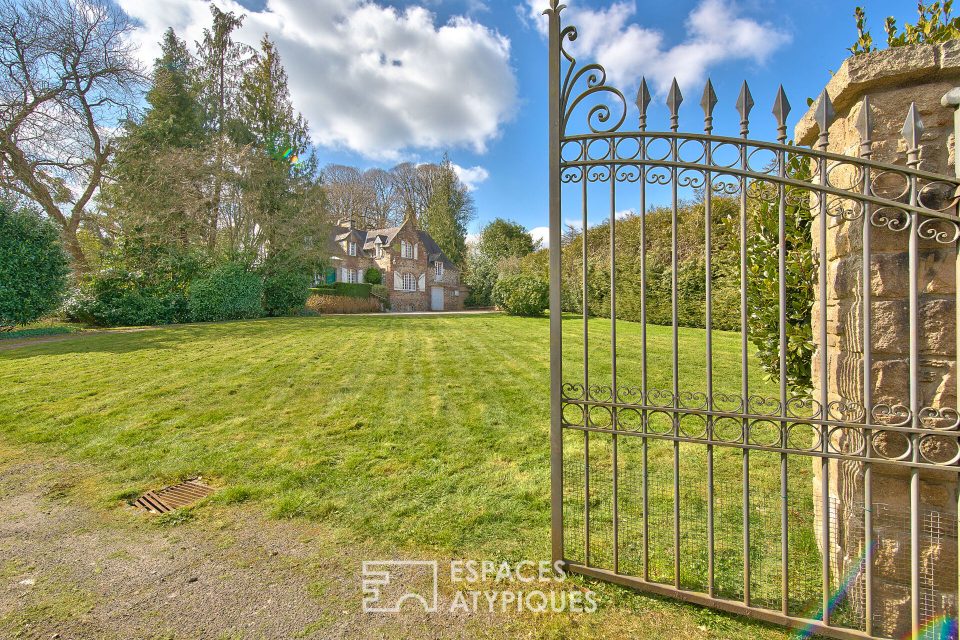 22230 MERDRIGNAC - MAISON BOURGEOISE DU XIXè SIECLE - Réf. 00239EACA