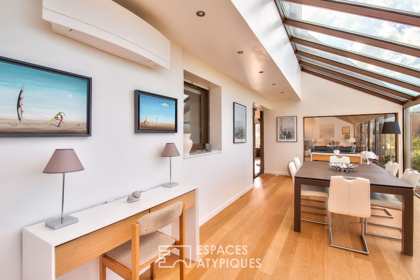Family villa overlooking the ocean