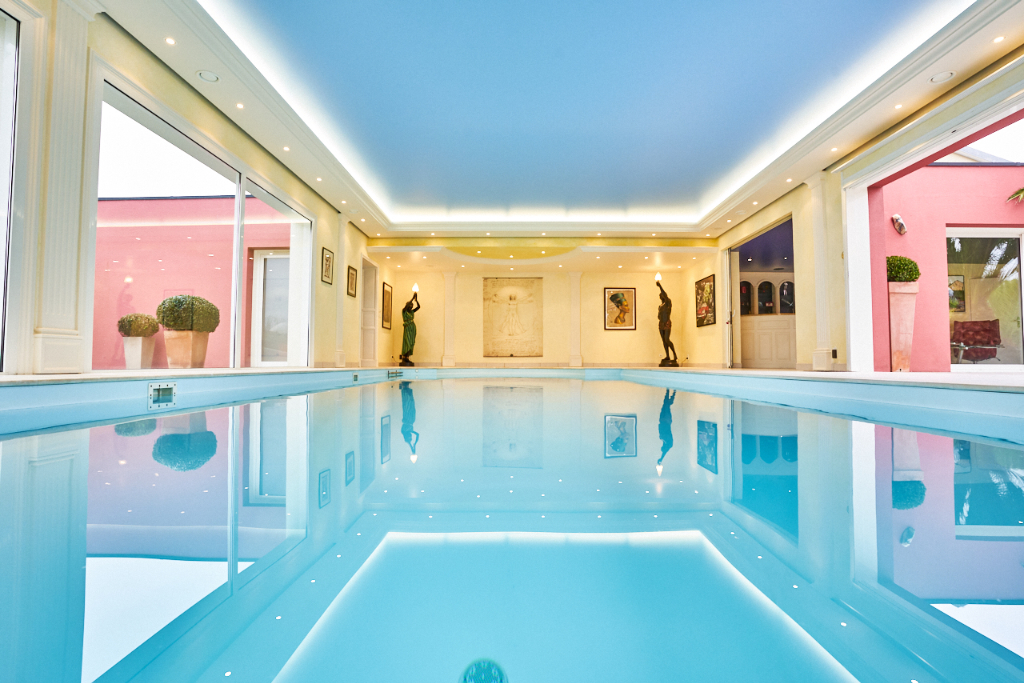 Maison avec piscine sur son superbe terrain paysagé