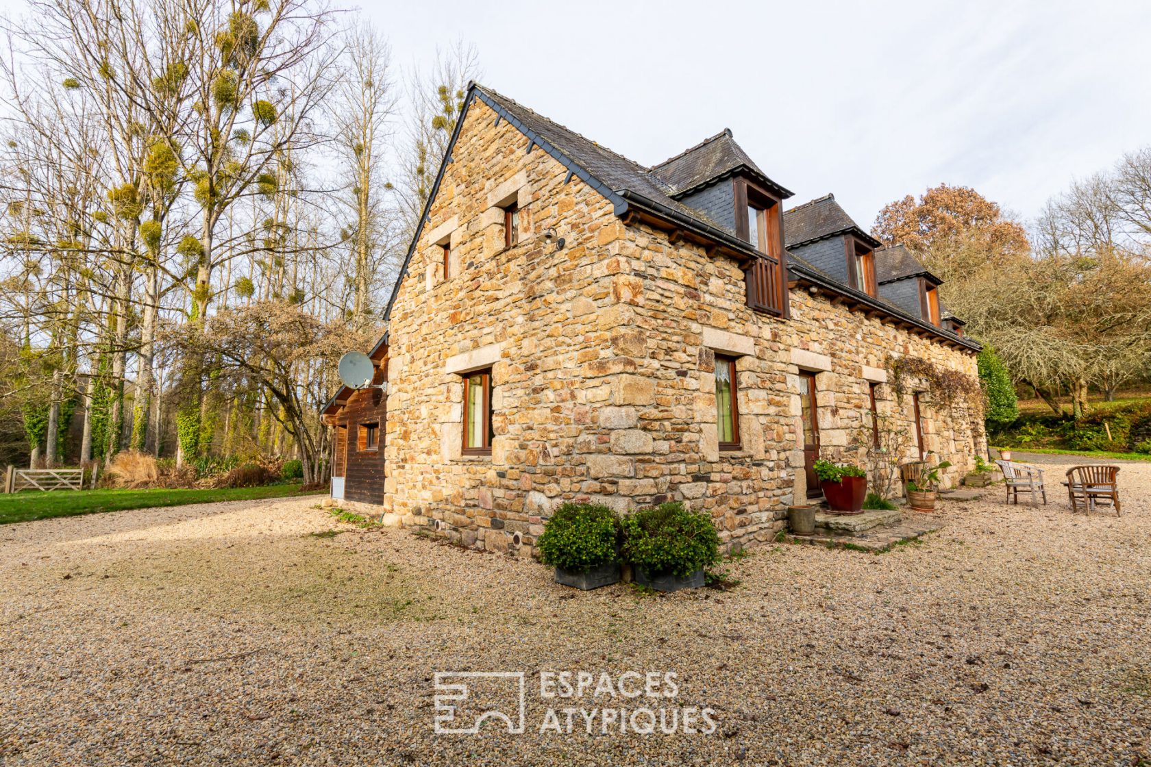 Mill and its haven of peace surrounded by nature