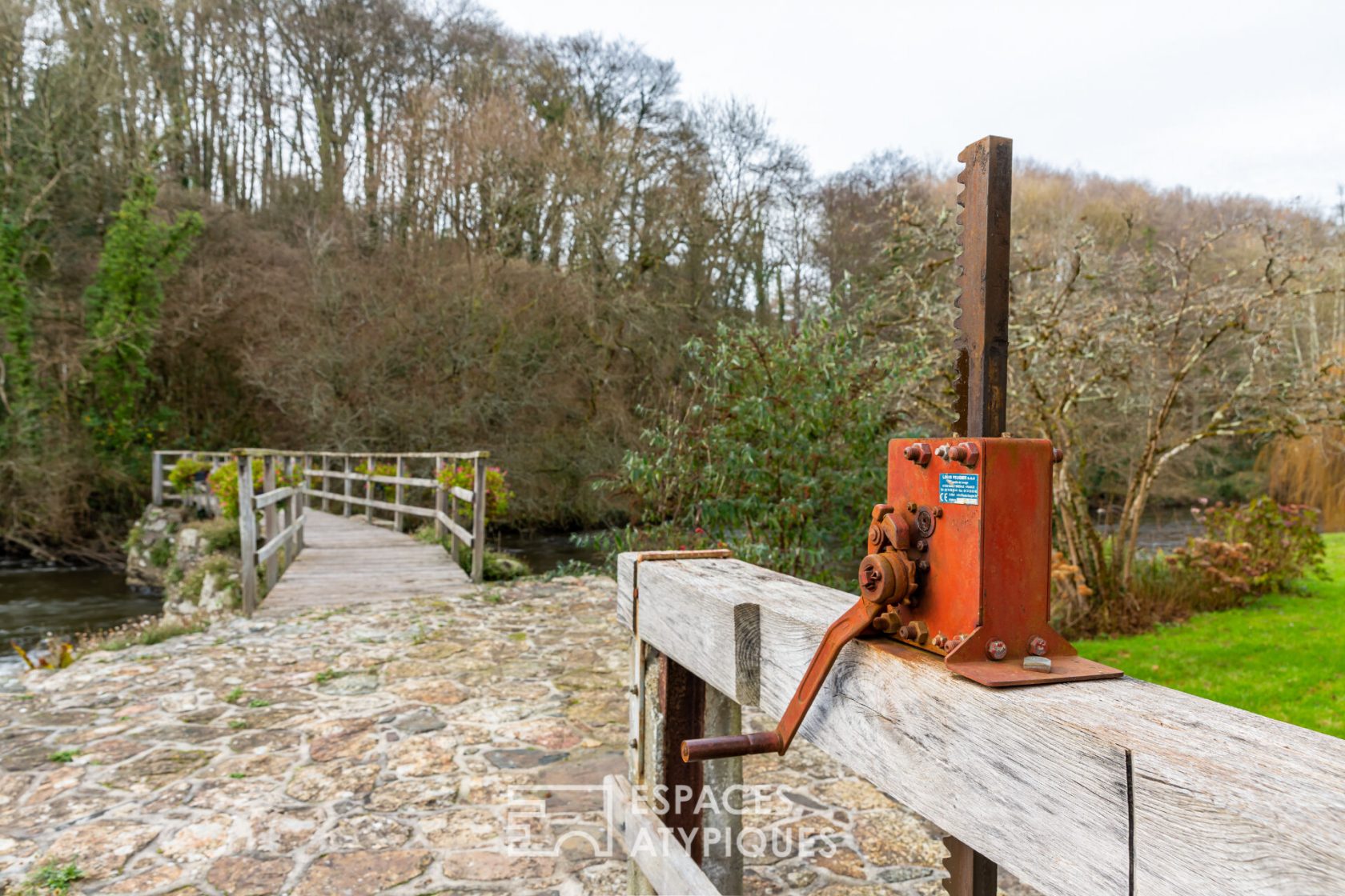 Mill and its haven of peace surrounded by nature
