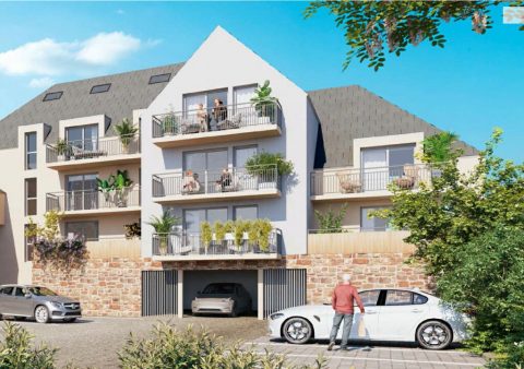 Large T3 apartment with private garden and box