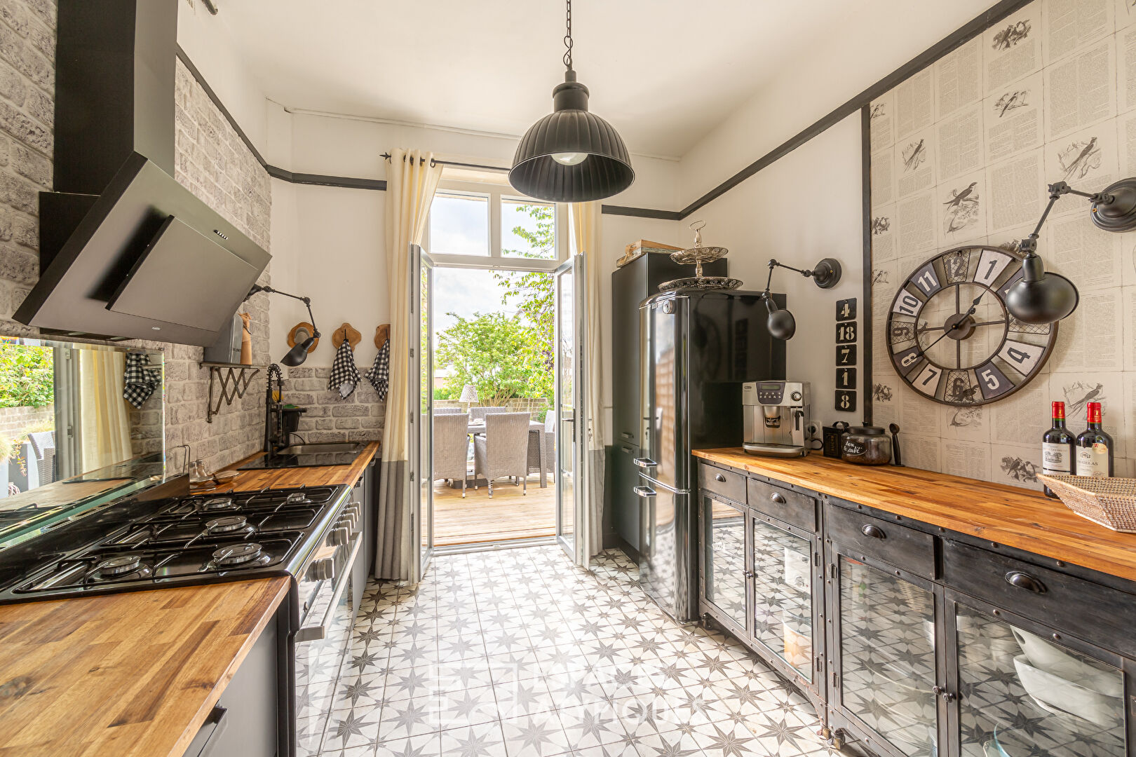 Townhouse Distributed in 2 apartments