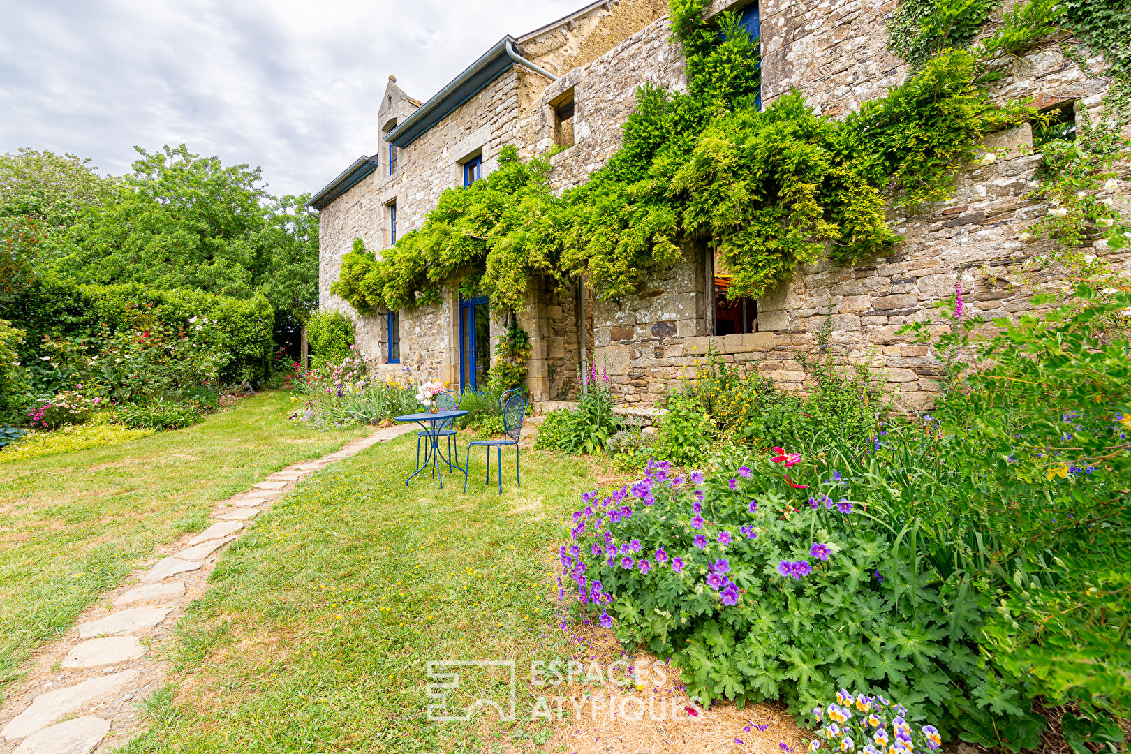 L’AUTHENTIQUE – Maison de caractère et son magnifique jardin