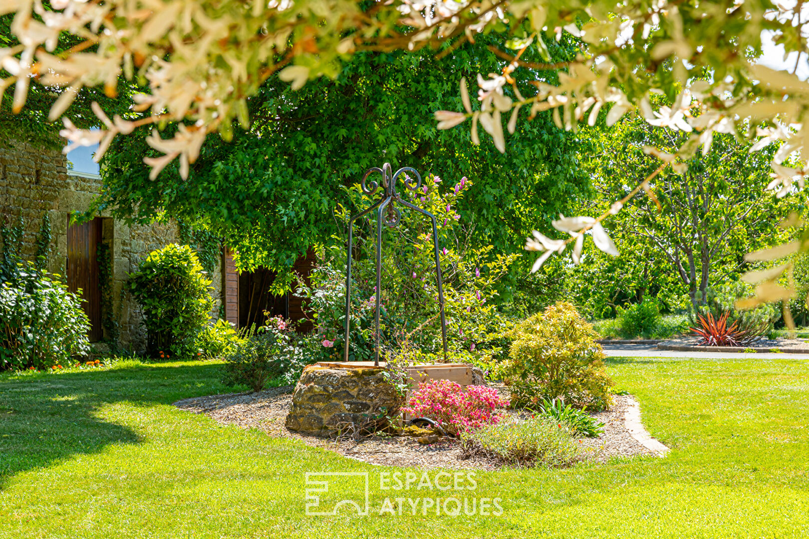 Propriété de charme dans son écrin de verdure