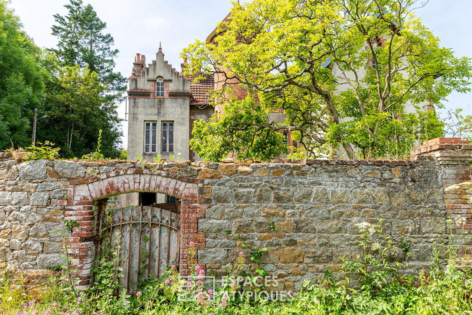 Maison  bourgeoise 10 pièce(s) 320m²