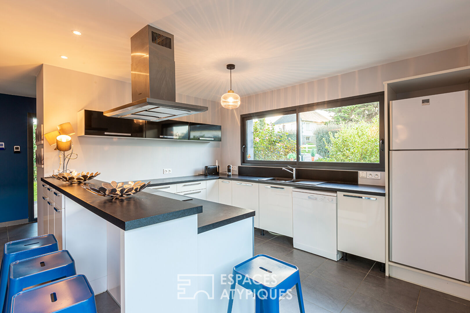 Villa contemporaine haut de gamme, piscine, sauna, Jacuzzi, 300m de la mer